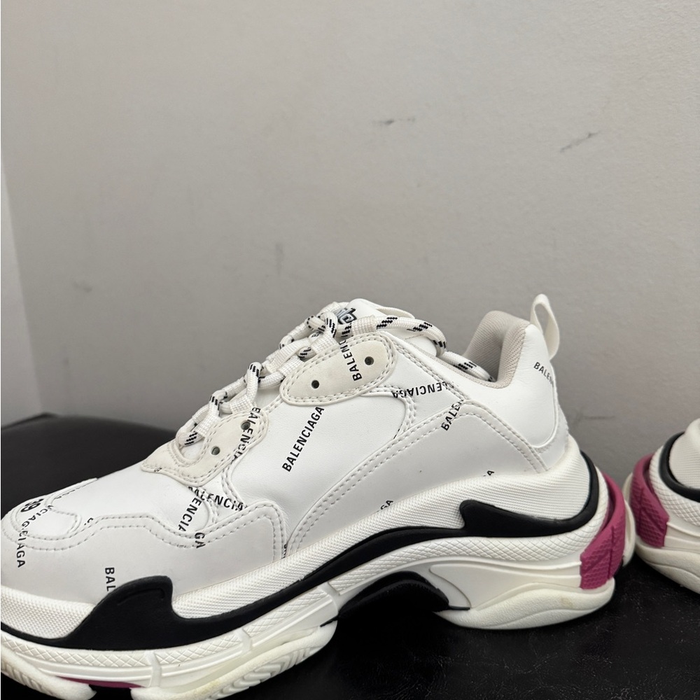 Balenciaga White and Pink Sneakers - Picture 3 of 9